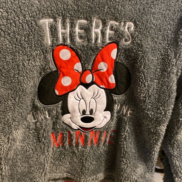 MINNIE MOUSE XL pajamas set fluffy Disney gray black red XL juniors NWOT pjs - Picture 2 of 10